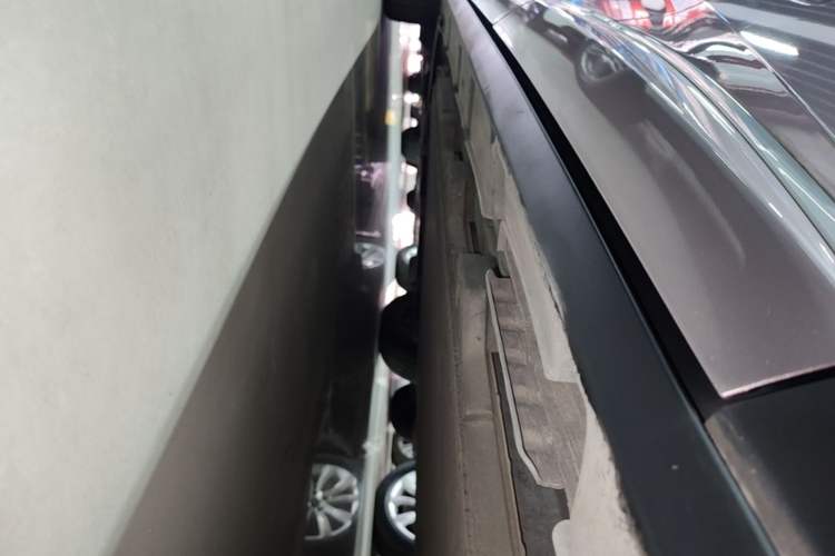 Used BYD Dolphin 2021 405 km Fashion Edition Left Side Sill