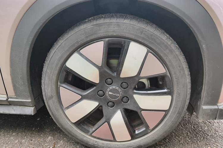 Used BYD Dolphin 2021 401km Knight Edition Right Front Wheel Hub