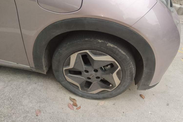 Used BYD Dolphin 2021 405 km Fashion Edition Right Front Wheel Hub