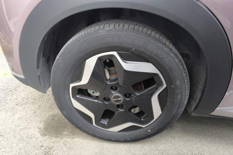 Used BYD Dolphin 2021 405 km Fashion Edition Right Rear Wheel Hub