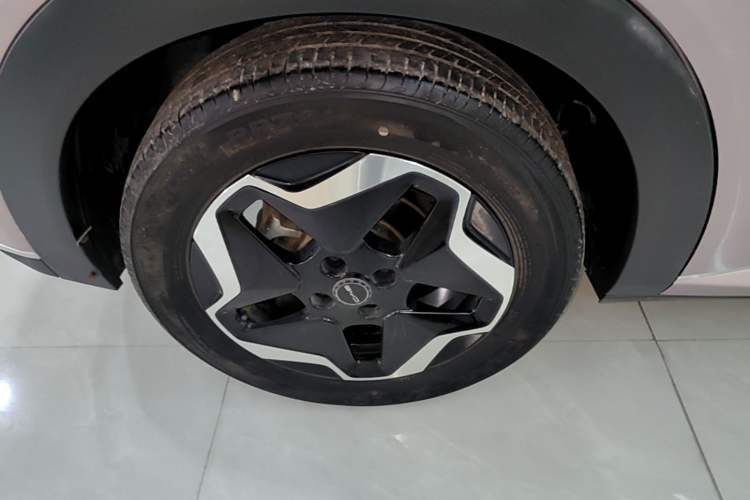 Used BYD Dolphin 2021 405 km Fashion Edition Right Rear Wheel Hub