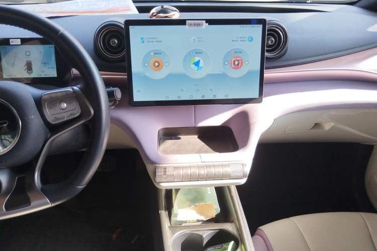 Used BYD Dolphin 2021 405 km Fashion Edition Audio And AC Panel