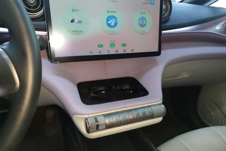 Used BYD Dolphin 2021 401km Knight Edition Audio And AC Panel