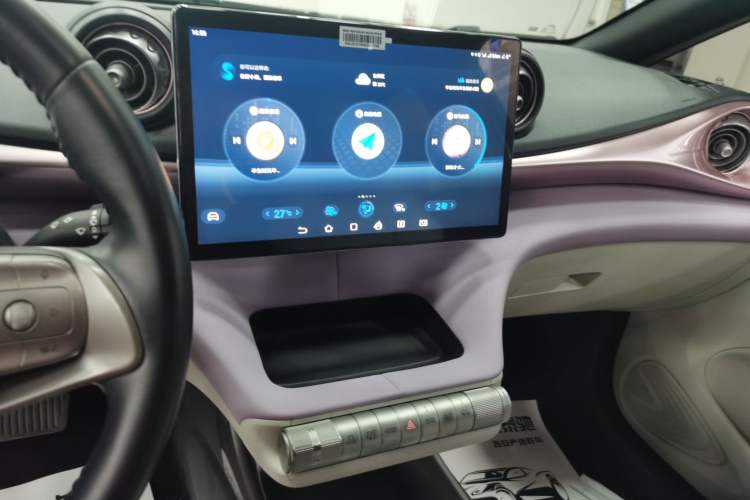 Used BYD Dolphin 2021 405 km Fashion Edition Audio And AC Panel