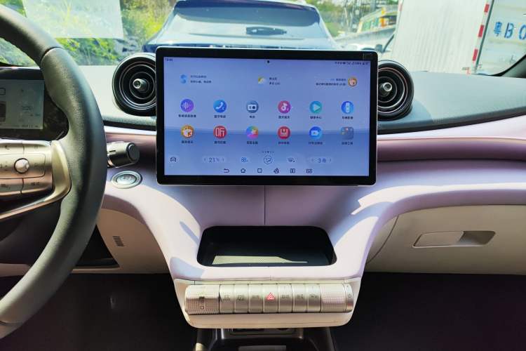 Used BYD Dolphin 2021 405 km Fashion Edition Audio And AC Panel