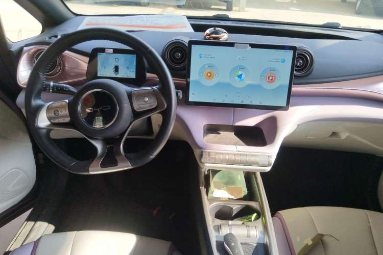 Used BYD Dolphin 2021 405 km Fashion Edition Center Console