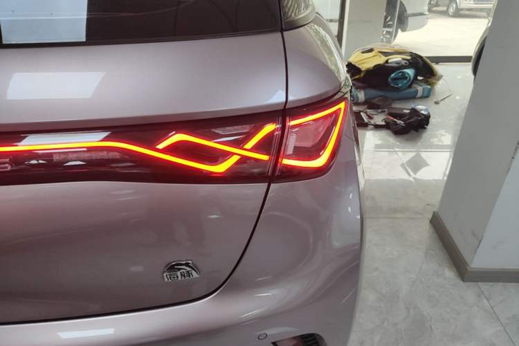Used BYD Dolphin 2021 405 km Fashion Edition Exterior 3