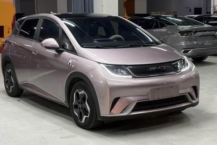 Used BYD Dolphin 2021 405 km Fashion Edition Exterior 5