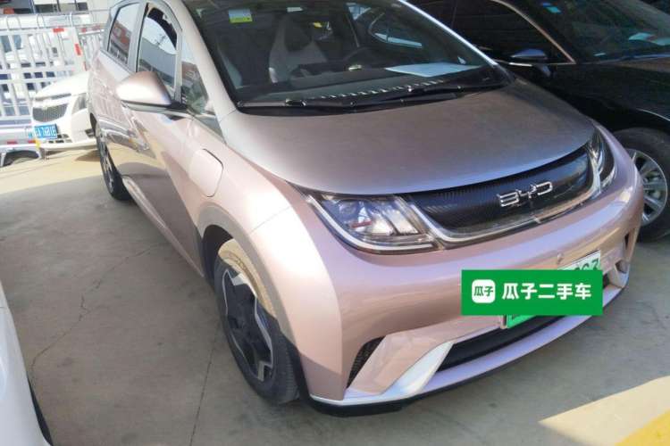 Used BYD Dolphin 2021 405 km Fashion Edition Front Right 45 Deg