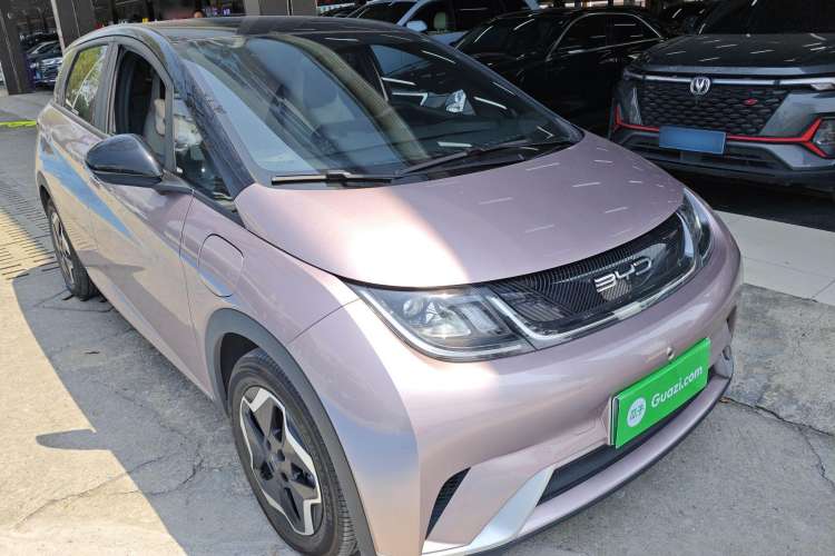 Used BYD Dolphin 2021 405 km Fashion Edition Front Right 45 Deg