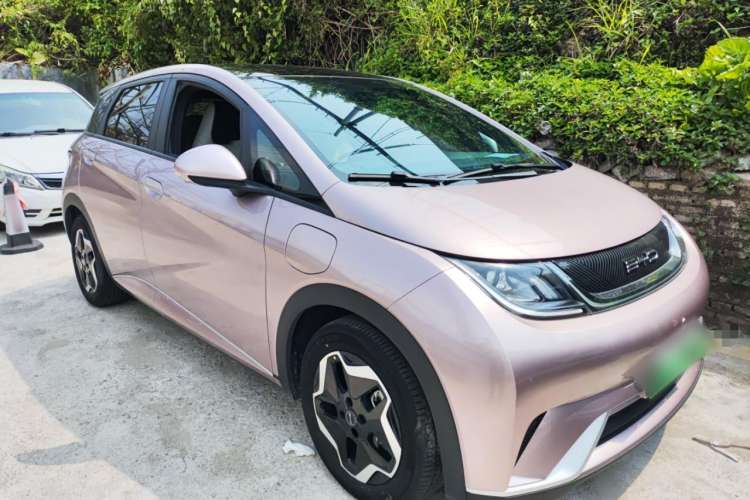 Used BYD Dolphin 2021 405 km Fashion Edition Front Right 45 Deg
