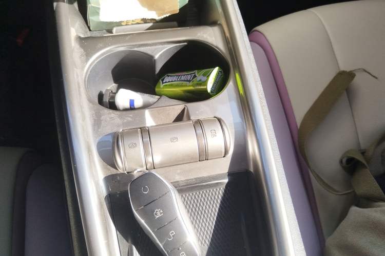Used BYD Dolphin 2021 405 km Fashion Edition Gear Lever