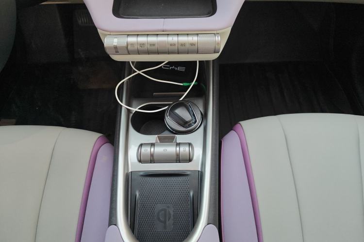 Used BYD Dolphin 2021 405 km Fashion Edition Gear Lever