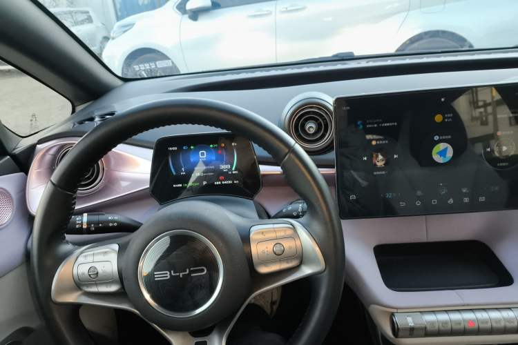Used BYD Dolphin 2021 405 km Fashion Edition Interior 2