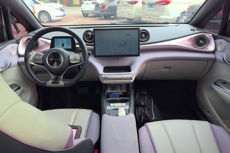 Used BYD Dolphin 2021 405 km Fashion Edition Interior 2