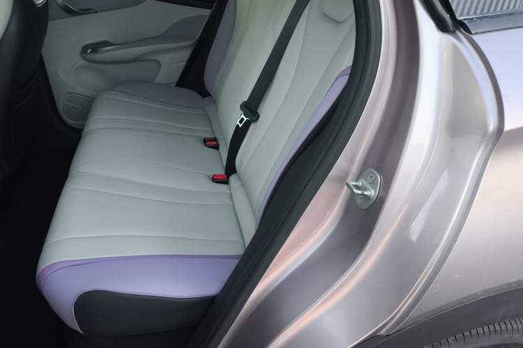 Used BYD Dolphin 2021 405 km Fashion Edition Interior 4