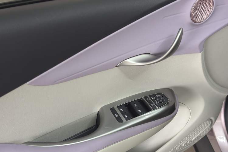 Used BYD Dolphin 2021 405 km Fashion Edition Interior 8
