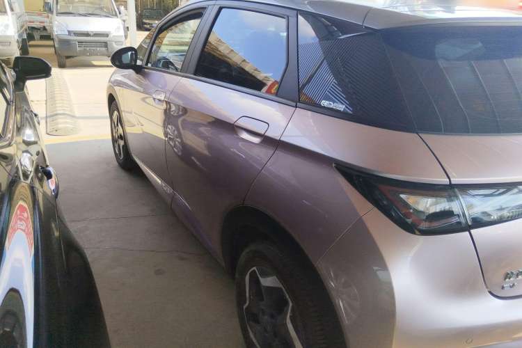 Used BYD Dolphin 2021 405 km Fashion Edition Left Side