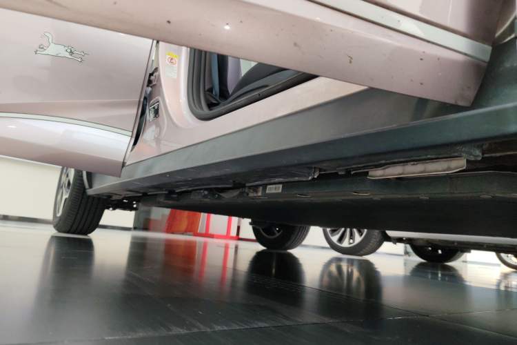 Used BYD Dolphin 2021 405 km Fashion Edition Right Side Sill