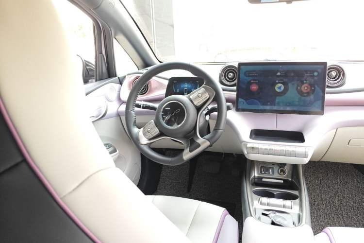 Used BYD Dolphin 2021 405 km Fashion Edition Steering Wheel