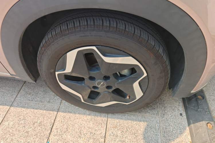 Used BYD Dolphin 2021 405 km Free Version Right Front Wheel Hub