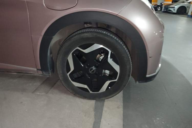 Used BYD Dolphin 2021 405 km Fashion Edition Right Front Wheel Hub