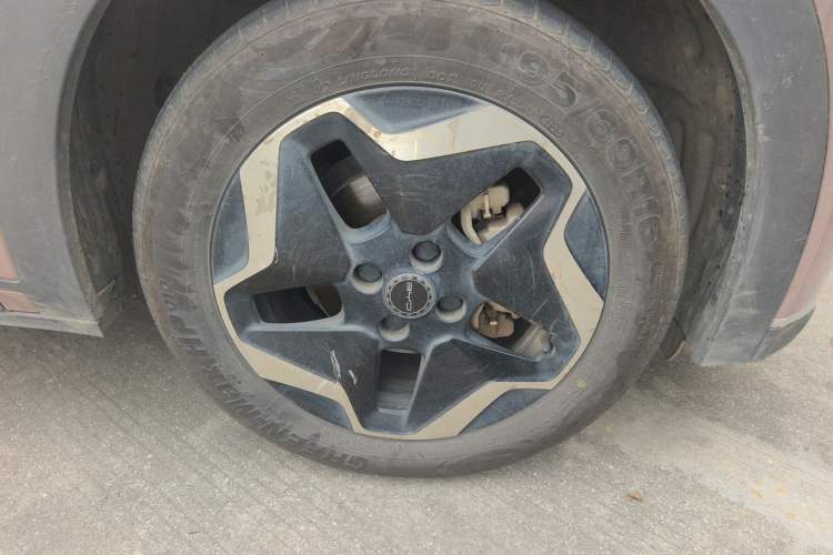 Used BYD Dolphin 2021 405 km Free Version Right Front Wheel Hub