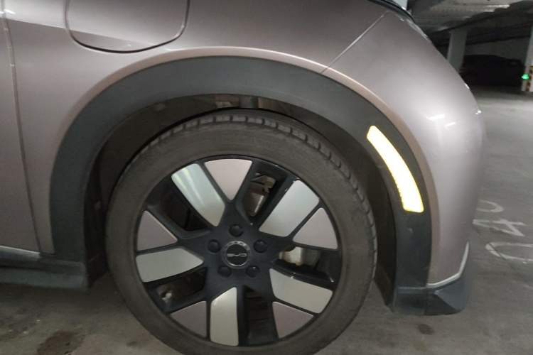 Used BYD Dolphin 2021 401km Knight Edition Right Front Wheel Hub