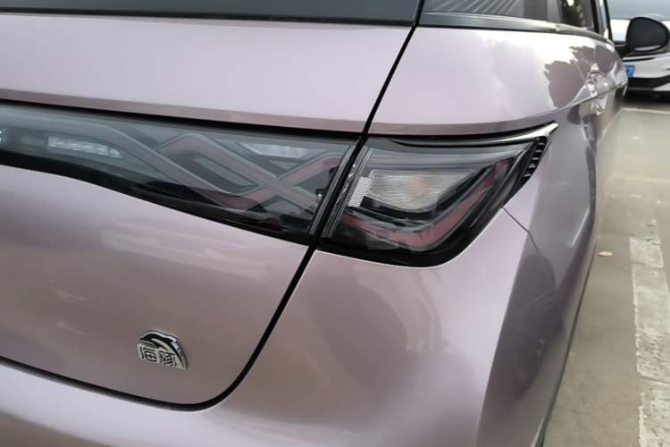 Used BYD Dolphin 2021 405 km Fashion Edition Right Rear Taillight
