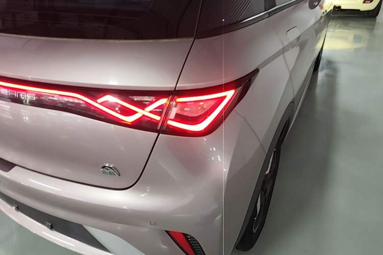 Used BYD Dolphin 2021 405 km Fashion Edition Right Rear Taillight