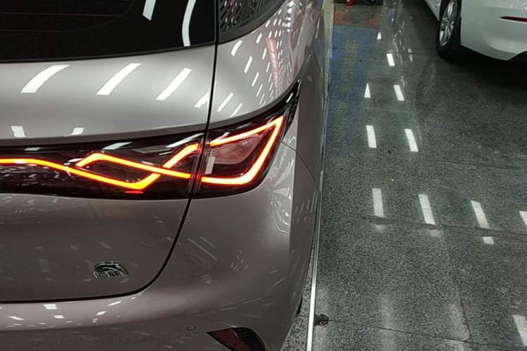 Used BYD Dolphin 2021 405 km Fashion Edition Right Rear Taillight