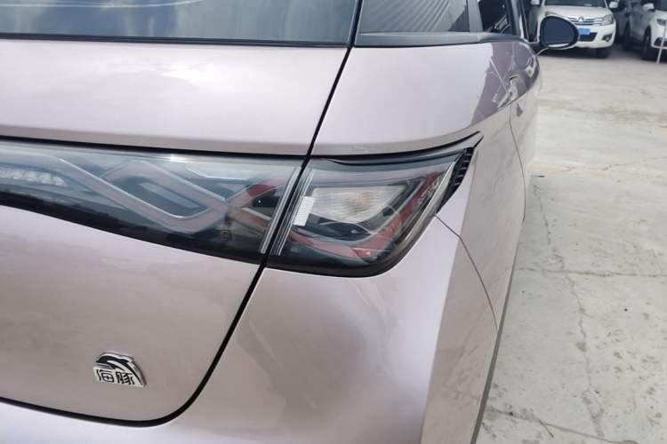 Used BYD Dolphin 2021 405 km Fashion Edition Right Rear Taillight