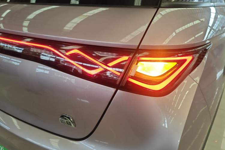 Used BYD Dolphin 2021 405 km Fashion Edition Right Rear Taillight