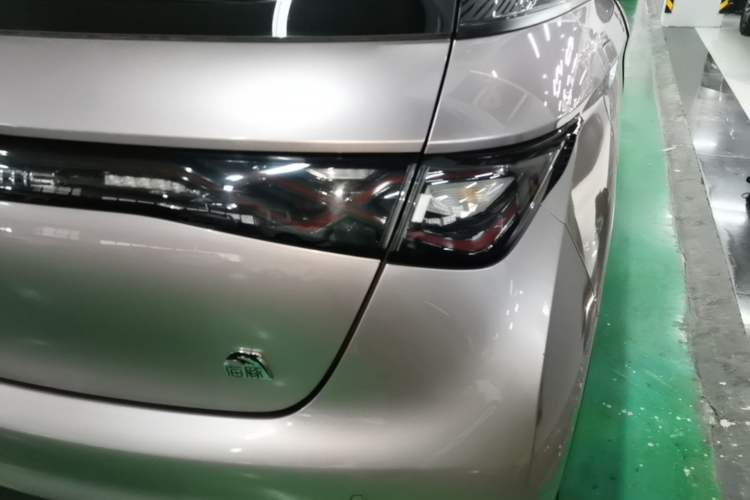 Used BYD Dolphin 2021 405 km Fashion Edition Right Rear Taillight