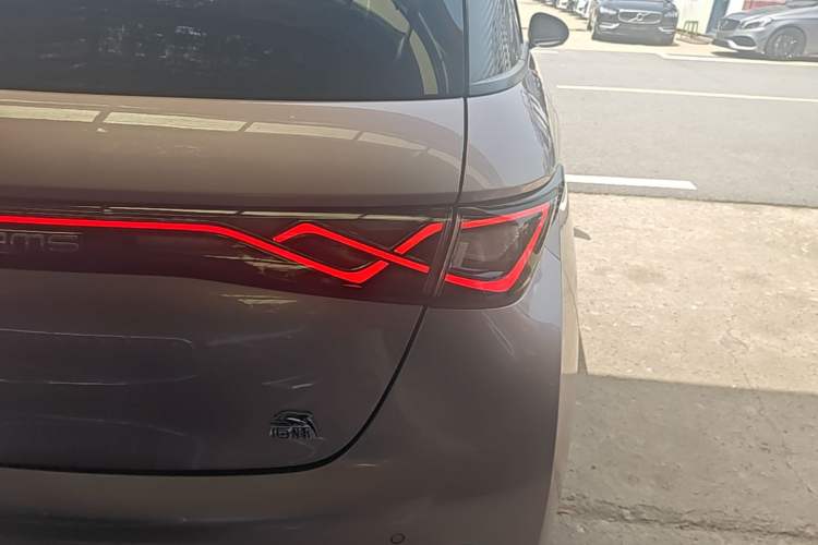 Used BYD Dolphin 2021 405 km Fashion Edition Right Rear Taillight