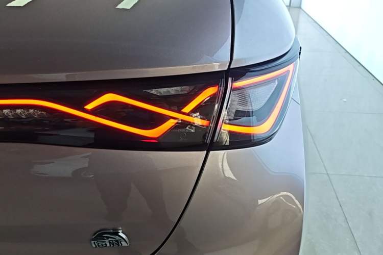 Used BYD Dolphin 2021 405 km Fashion Edition Right Rear Taillight
