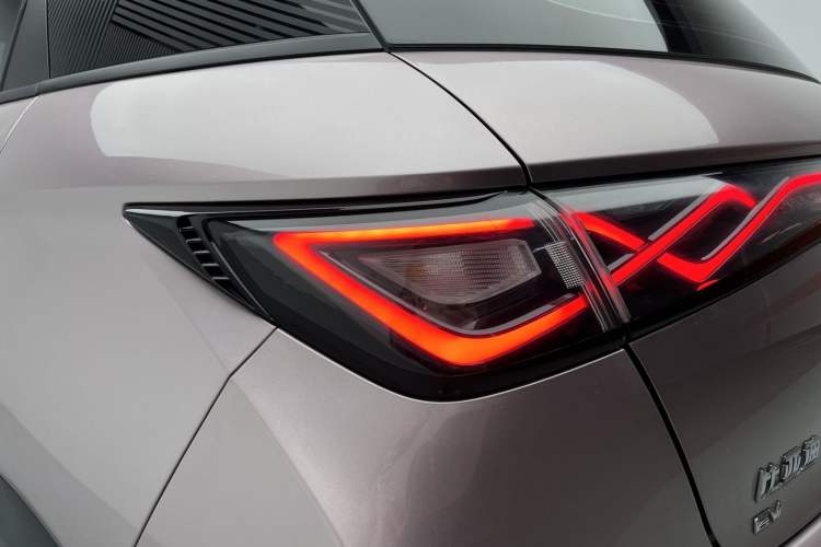 Used BYD Dolphin 2021 405 km Fashion Edition Right Rear Taillight