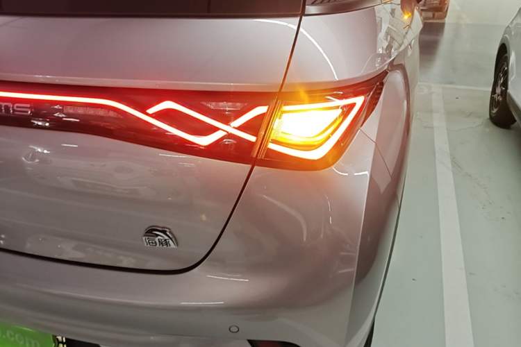 Used BYD Dolphin 2021 405 km Fashion Edition Right Rear Taillight