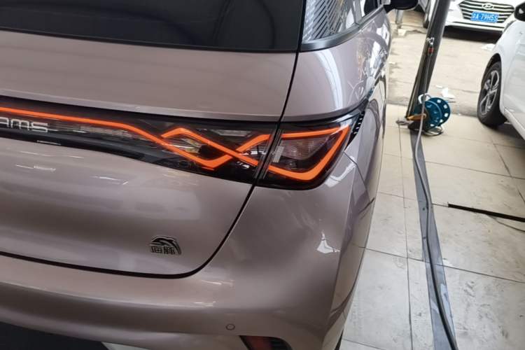 Used BYD Dolphin 2021 405 km Fashion Edition Right Rear Taillight