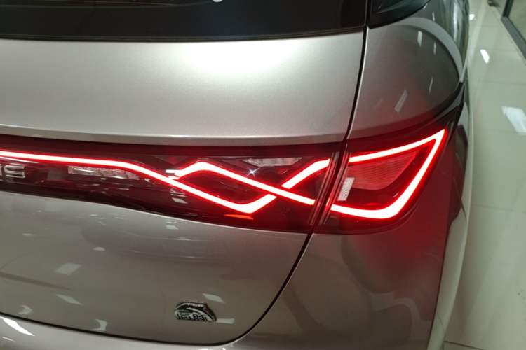 Used BYD Dolphin 2021 405 km Fashion Edition Right Rear Taillight
