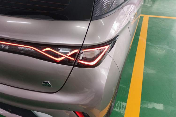 Used BYD Dolphin 2021 405 km Fashion Edition Right Rear Taillight