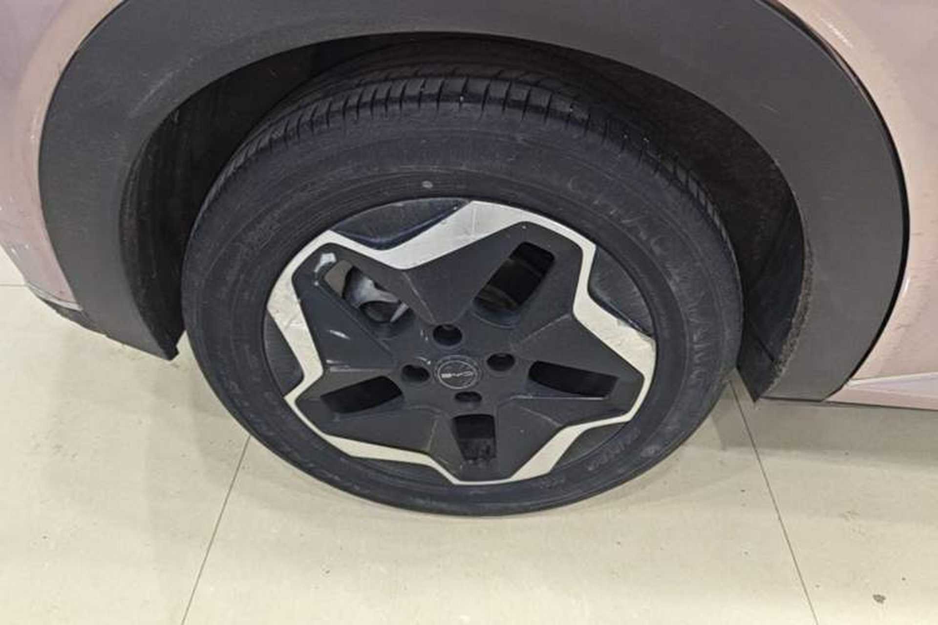 Used BYD Dolphin 2021 405 km Fashion Edition Right Rear Wheel Hub