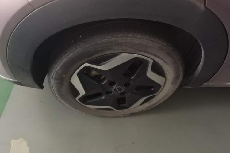 Used BYD Dolphin 2021 405 km Fashion Edition Right Rear Wheel Hub