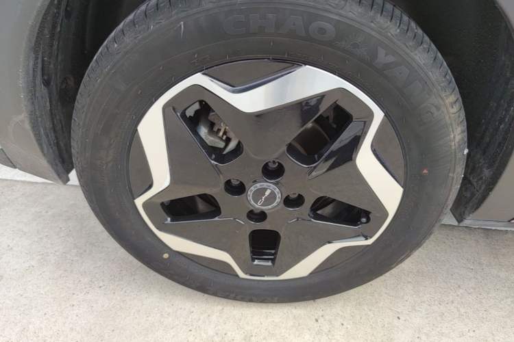 Used BYD Dolphin 2021 405 km Fashion Edition Right Rear Wheel Hub