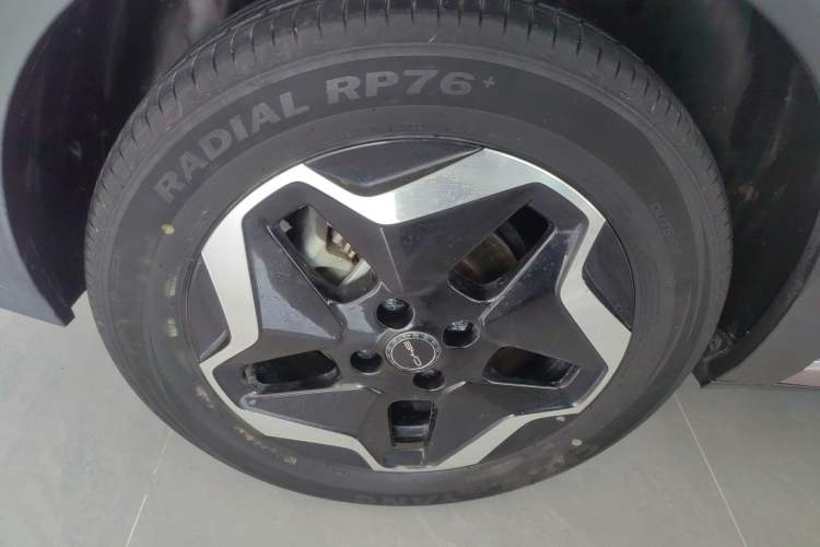 Used BYD Dolphin 2021 405 km Fashion Edition Right Rear Wheel Hub