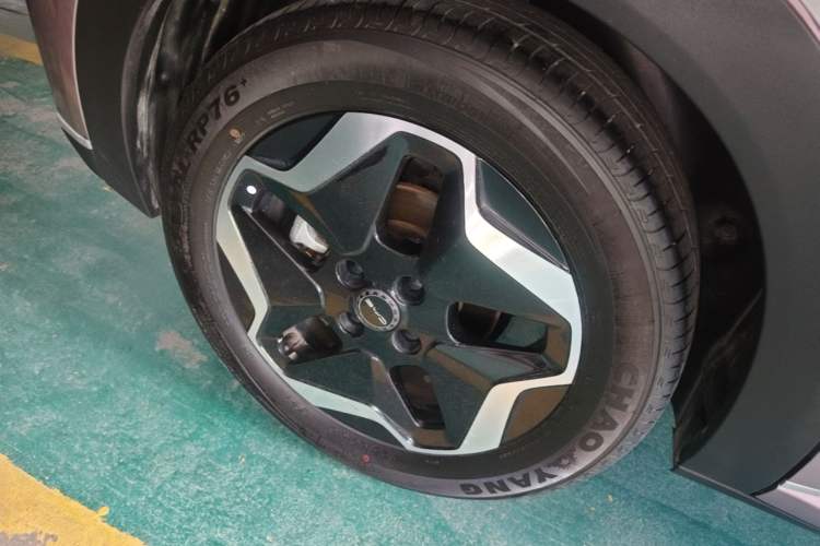 Used BYD Dolphin 2021 405 km Fashion Edition Right Rear Wheel Hub
