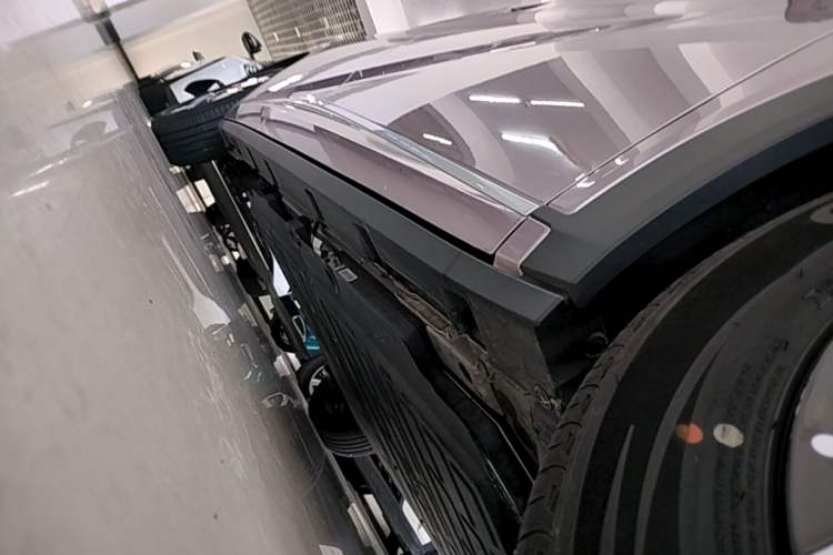 Used BYD Dolphin 2021 405 km Fashion Edition Right Side Sill