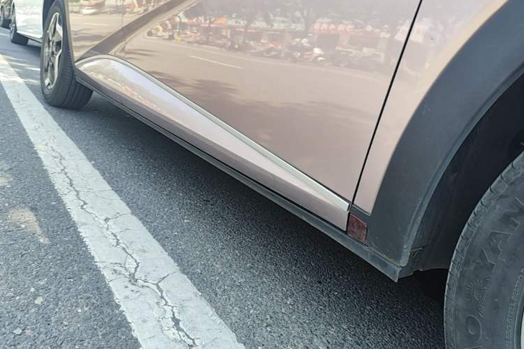 Used BYD Dolphin 2021 405 km Fashion Edition Right Side Sill