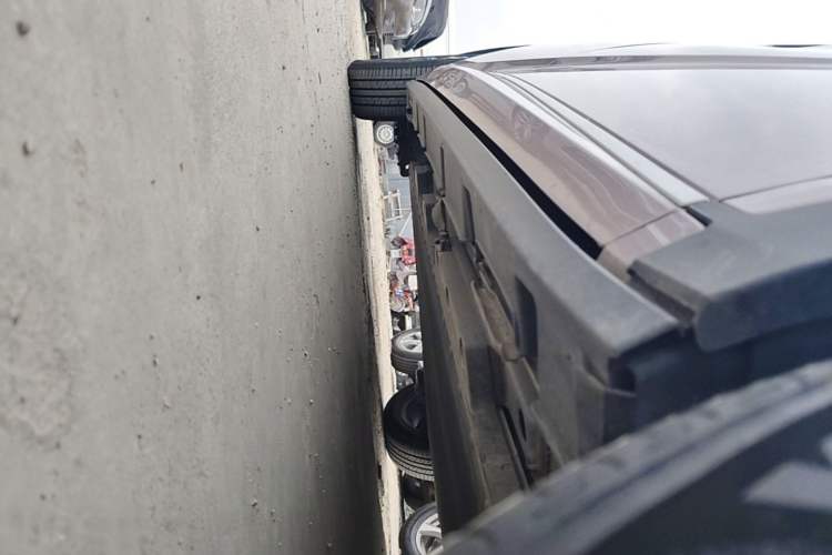 Used BYD Dolphin 2021 405 km Fashion Edition Right Side Sill