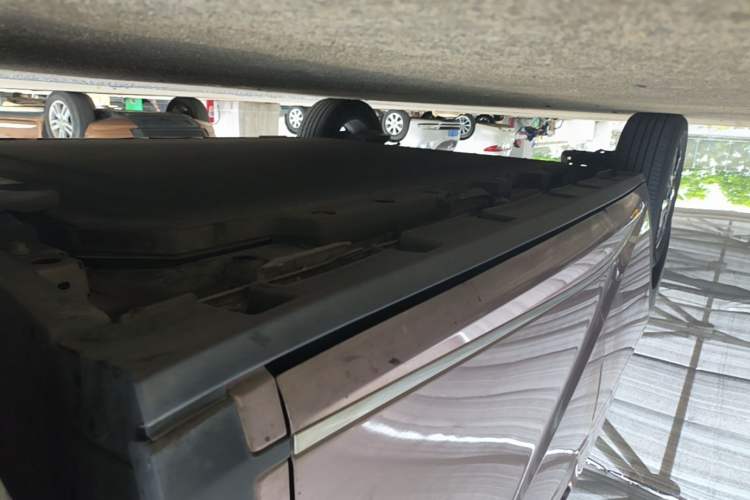 Used BYD Dolphin 2021 405 km Fashion Edition Right Side Sill